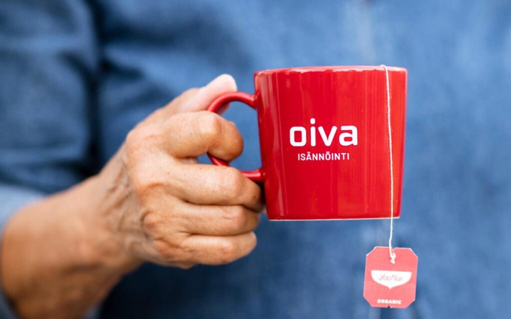 Oiva Isännöinti teekuppi